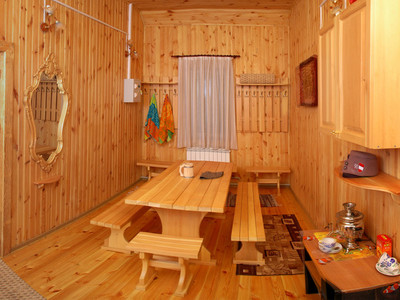Интерьер бани и комнаты отдыха в русском стиле