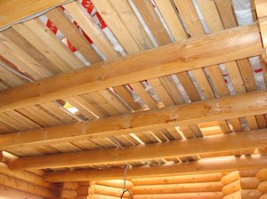 Реечный деревянный потолок