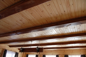 Обшивка деревянного потолка