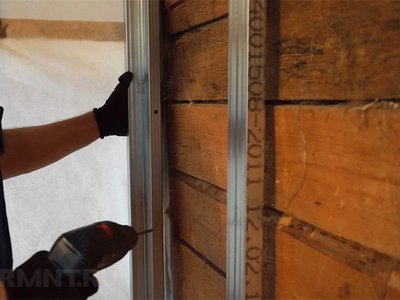 Обшивка стен в деревянных домах: плюсы гипсокартонной отделки, советы в  выборе каркаса и правила установки